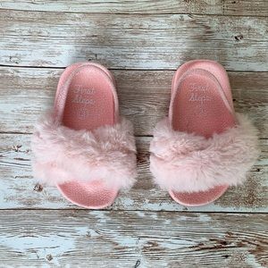 Pink fur sandals Toddler size 3